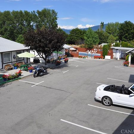 Rosedale Motel Summerland Bagian luar foto